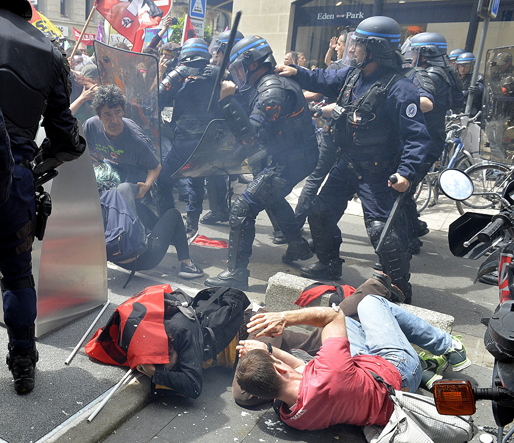 Fransa'da protestolara çok sert müdahale